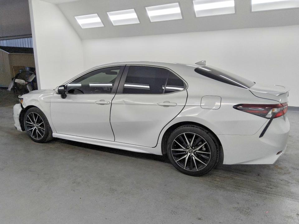 Продажа на аукционе авто 2022 Toyota Camry, vin: 4T1G11AKXNU061806, номер лота: 54143726