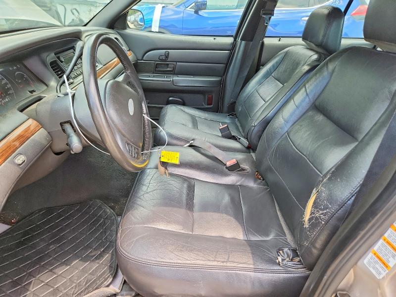 56141596 :رقم المزاد ، 2FAHP74W04X142660 vin ، 2004 Ford Crown Victoria مزاد بيع