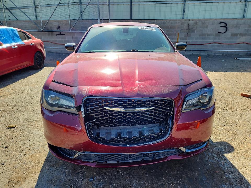 Продажа на аукционе авто 2018 Chrysler 300, vin: 2C3CCAAG5JH282059, номер лота: 57944626
