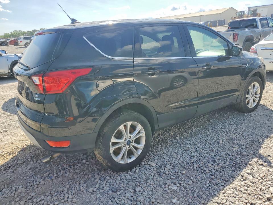 55996146 :رقم المزاد ، 1FMCU9GD7KUB09609 vin ، 2019 Ford Escape مزاد بيع