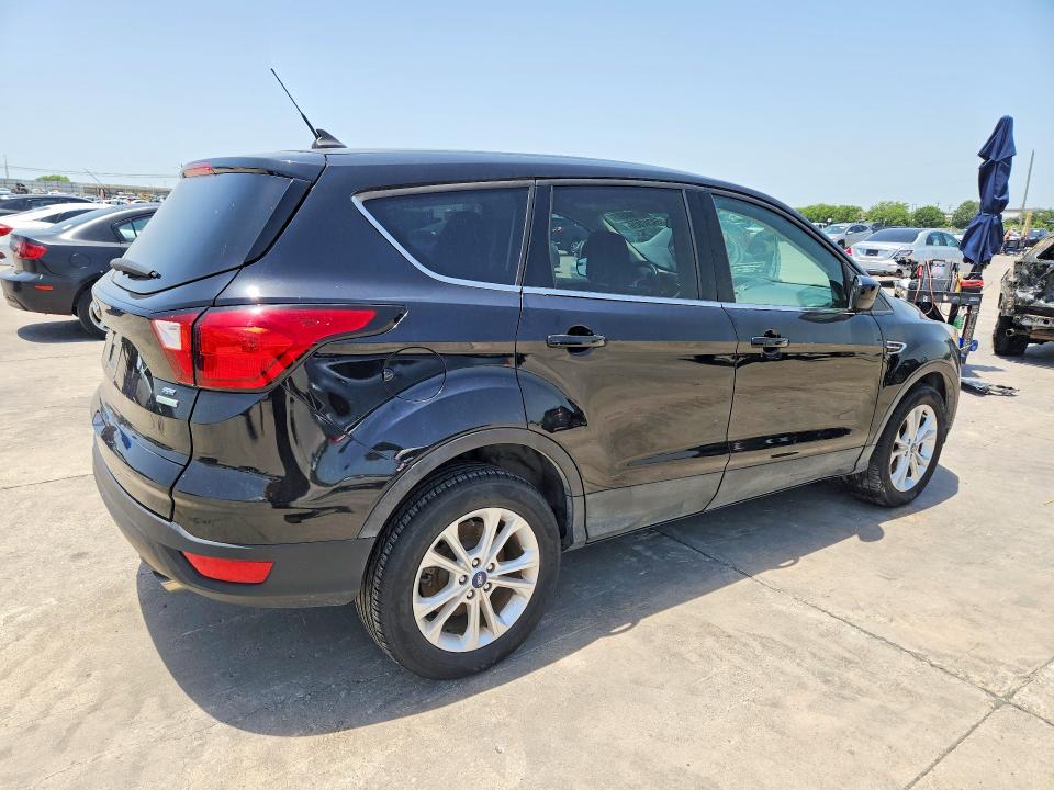 2019 Ford Escape მანქანა იყიდება აუქციონზე, vin: 1FMCU0GD8KUB43750, აუქციონის ნომერი: 59297026