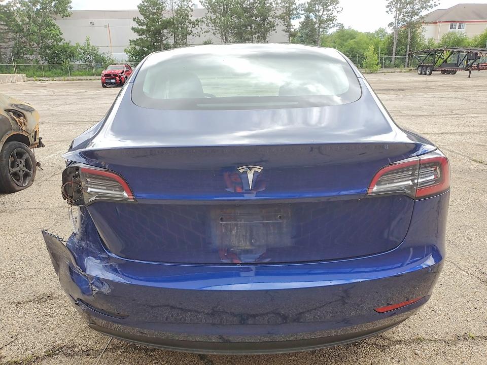 2022 Tesla Model 3 მანქანა იყიდება აუქციონზე, vin: 5YJ3E1EA0NF371576, აუქციონის ნომერი: 57933186