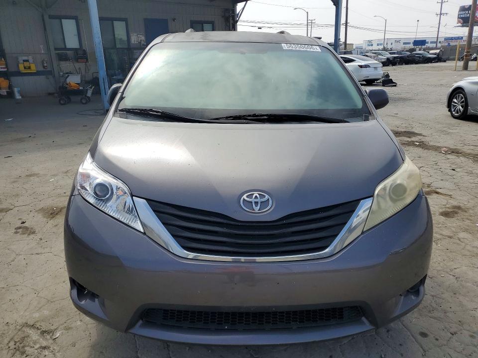 Продаж на аукціоні авто 2011 Toyota Sienna, vin: 5TDKK3DC8BS046488, номер лоту: 56350606