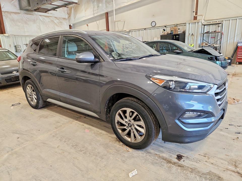 56130536 :رقم المزاد ، KM8J3CA49JU681828 vin ، 2018 Hyundai Tucson مزاد بيع