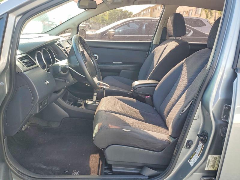 56427836 :رقم المزاد ، 3N1BC13E98L390238 vin ، 2008 Nissan Versa مزاد بيع