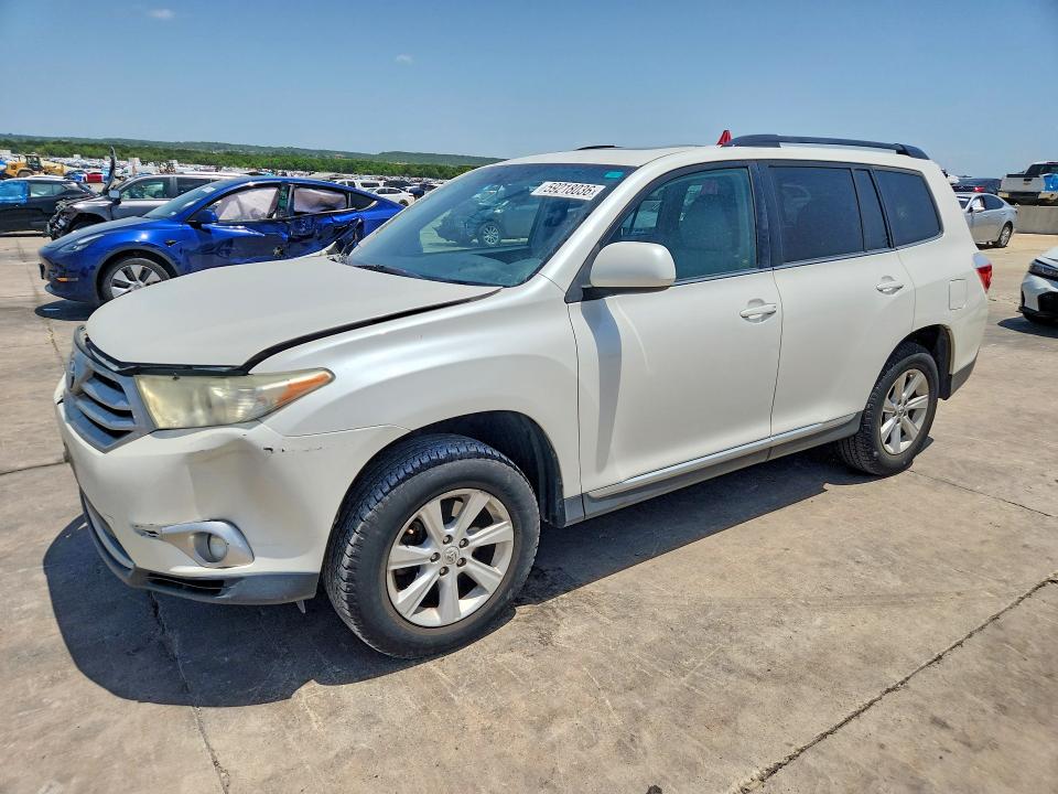 2013 Toyota Highlander მანქანა იყიდება აუქციონზე, vin: 5TDZK3EH3DS095657, აუქციონის ნომერი: 59218036