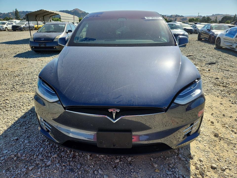 2017 Tesla Model X მანქანა იყიდება აუქციონზე, vin: 5YJXCBE26HF077027, აუქციონის ნომერი: 57195506