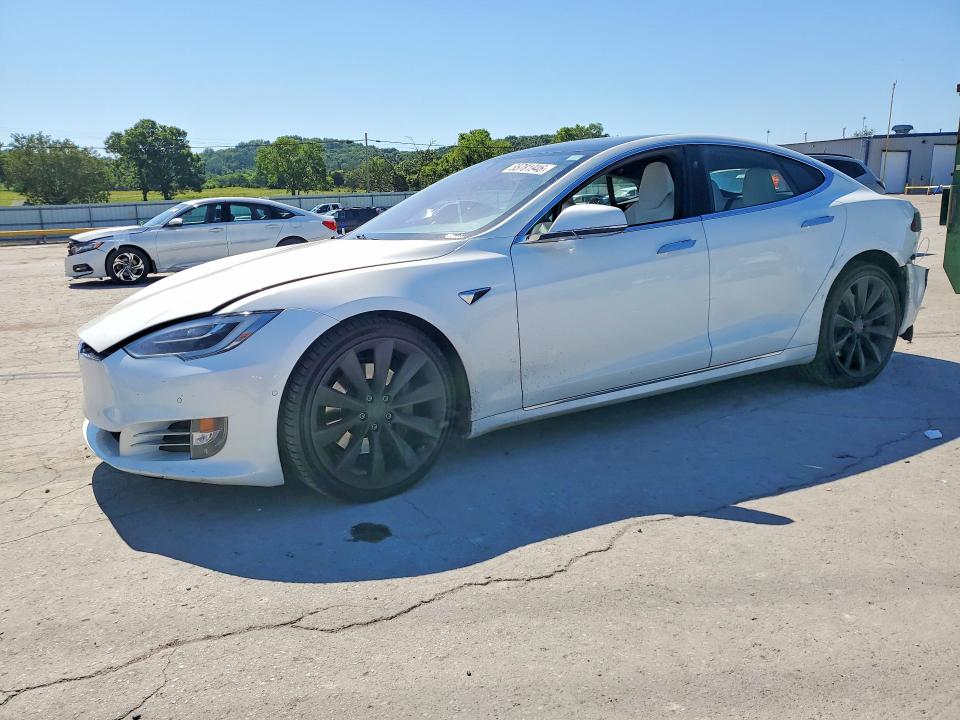 Продажа на аукционе авто 2017 Tesla Model S, vin: 5YJSA1E22HF222347, номер лота: 55781946