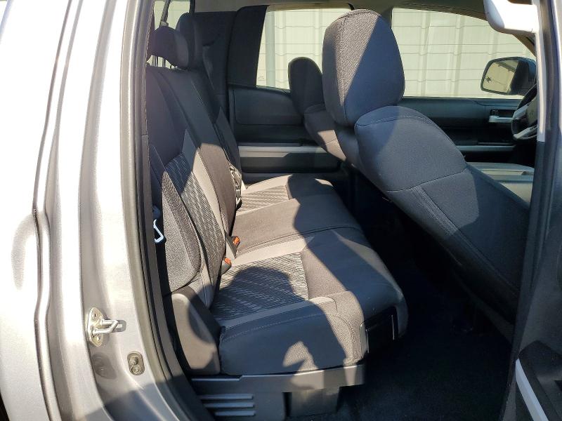 56869936 :رقم المزاد ، 5TFRM5F15JX129773 vin ، 2018 Toyota Tundra مزاد بيع