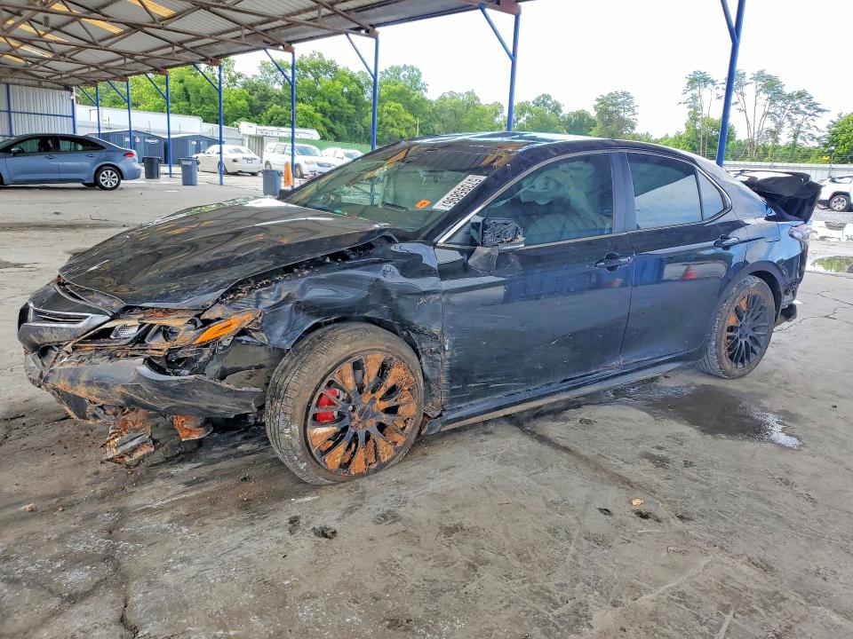 57395896 :رقم المزاد ، 4T1G11AK0NU064875 vin ، 2022 Toyota Camry مزاد بيع