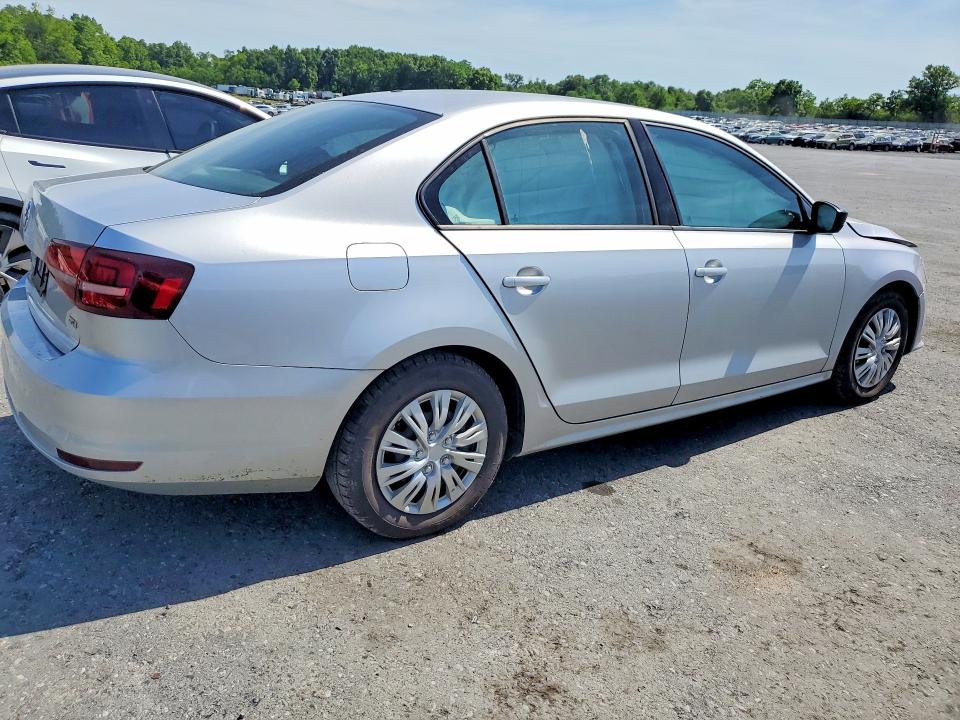 56123356 :رقم المزاد ، 3VW167AJ5GM343250 vin ، 2016 Volkswagen Jetta مزاد بيع