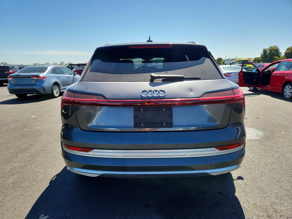 Aukcja sprzedaży 2019 Audi E-tron, vin: WA1VAAGEXKB006688, numer aukcji: 56303646