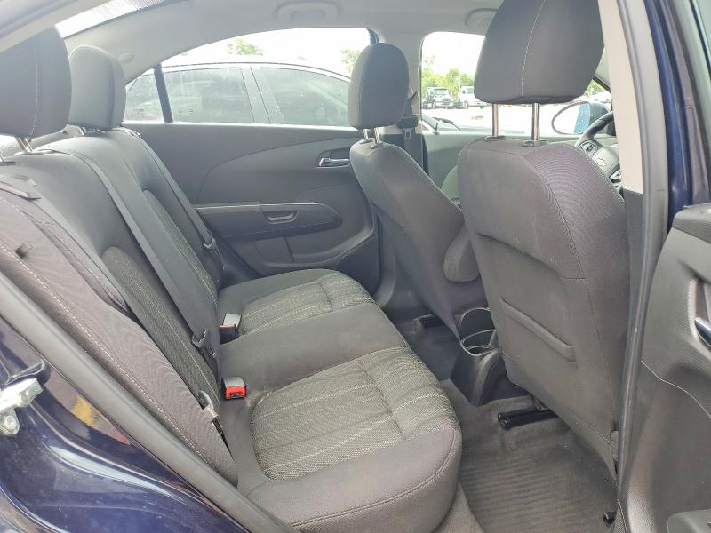 58126336 :رقم المزاد ، 1G1JC5SH2F4130948 vin ، 2015 Chevrolet Sonic مزاد بيع