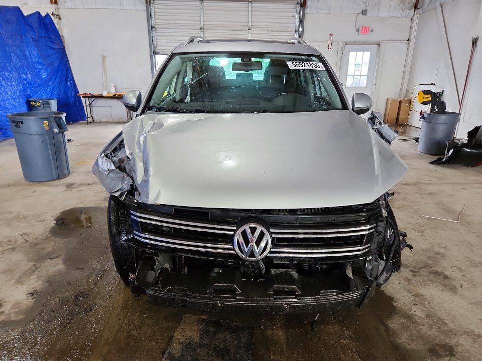 56521856 :رقم المزاد ، WVGRV7AX8HW508024 vin ، 2017 Volkswagen Tiguan مزاد بيع