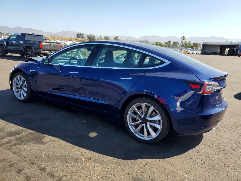 Продажа на аукционе авто 2018 Tesla Model 3, vin: 5YJ3E1EA6JF076413, номер лота: 56550366