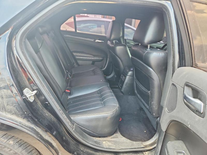 55845406 :رقم المزاد ، 2C3CCABG2JH231570 vin ، 2018 Chrysler 300 مزاد بيع