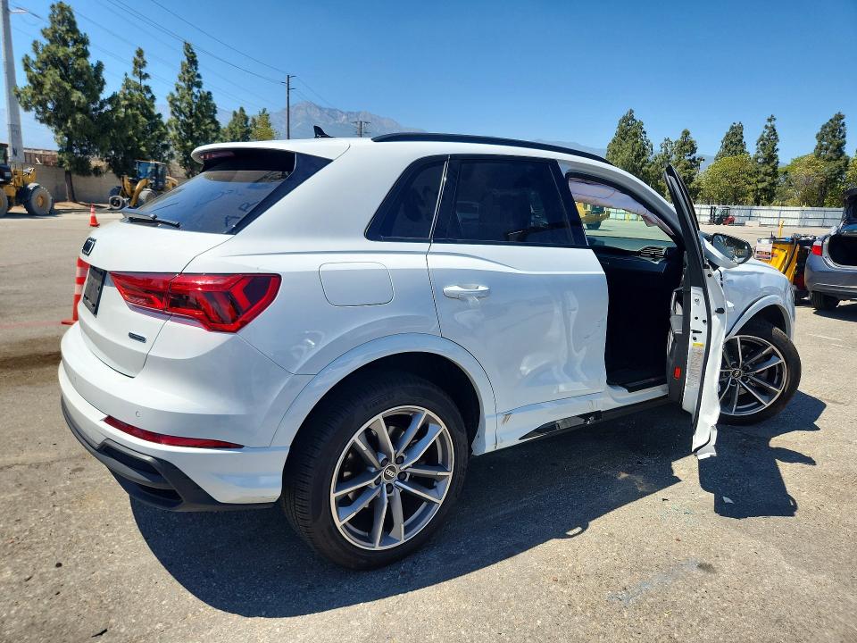 2023 Audi Q3 მანქანა იყიდება აუქციონზე, vin: WA1EECF3XP1025609, აუქციონის ნომერი: 57216876