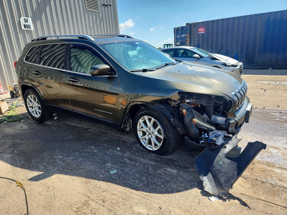 58431116 :رقم المزاد ، 1C4PJMCS8FW577221 vin ، 2015 Jeep Cherokee مزاد بيع