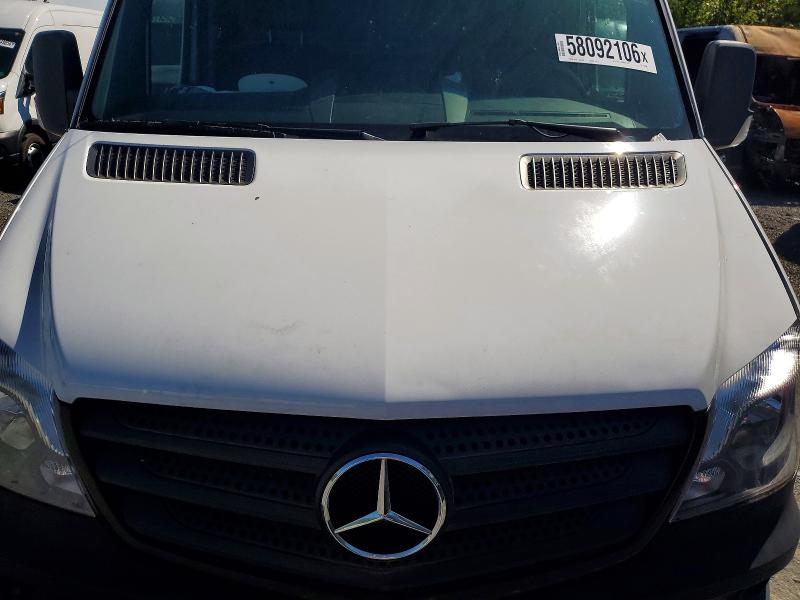 58092106 :رقم المزاد ، WD3PE7CD3JP587580 vin ، 2018 Mercedes-benz Sprinter مزاد بيع