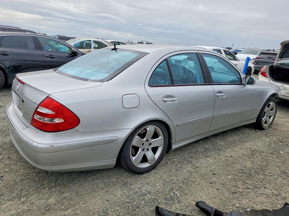 2004 Mercedes-benz E მანქანა იყიდება აუქციონზე, vin: WDBUF65J44A500553, აუქციონის ნომერი: 56461726