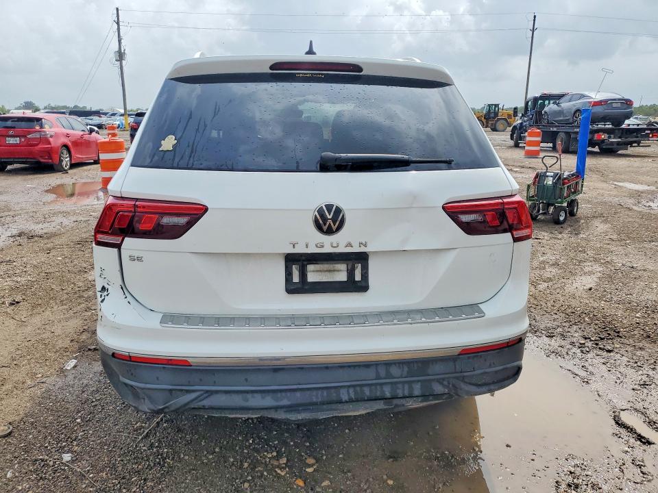 57968146 :رقم المزاد ، 3VV3B7AXXNM122687 vin ، 2022 Volkswagen Tiguan مزاد بيع