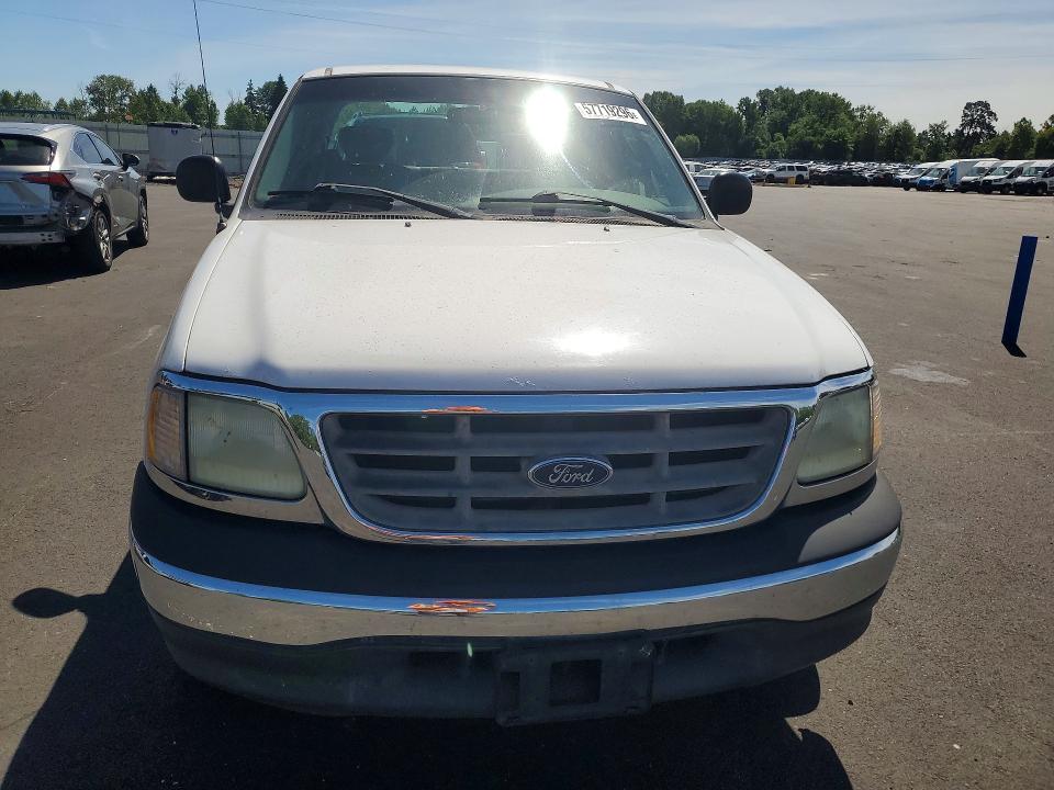 57719296 :رقم المزاد ، 1FTRX17W02NB82565 vin ، 2002 Ford F-150 مزاد بيع