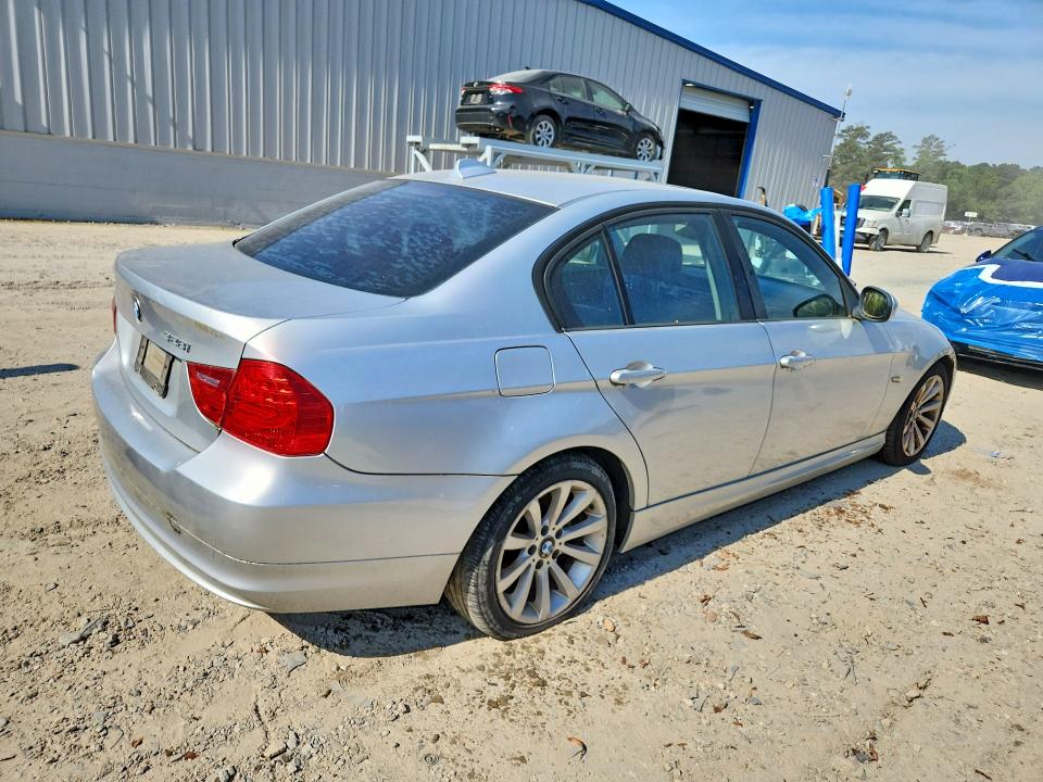 56285636 :رقم المزاد ، WBAPH5G56BNM72759 vin ، 2011 Bmw 328 مزاد بيع