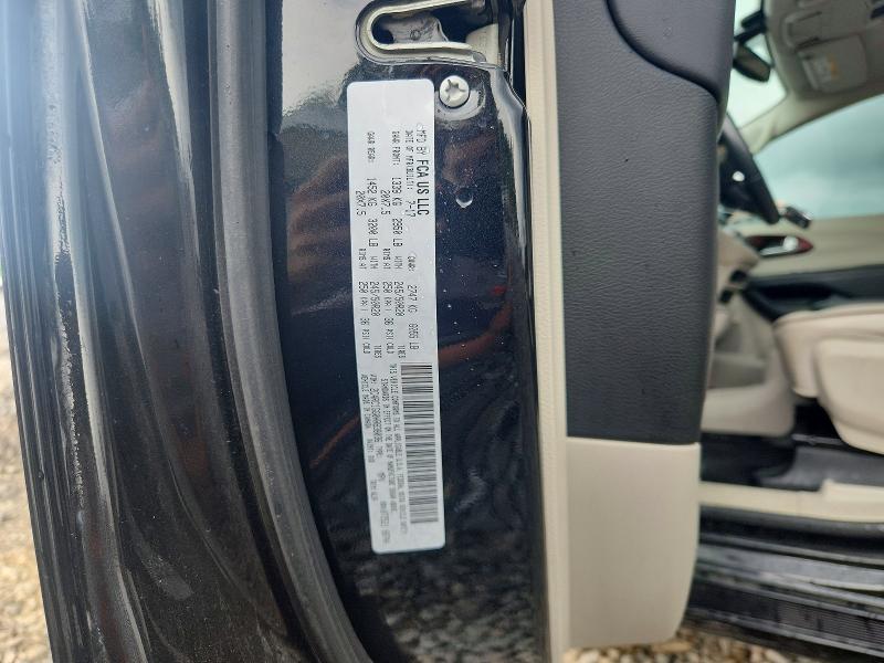 56103626 :رقم المزاد ، 2C4RC1GG0HR838036 vin ، 2017 Chrysler Pacifica مزاد بيع