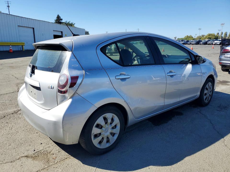 Продажа на аукционе авто 2012 Toyota Prius C, vin: JTDKDTB32C1001400, номер лота: 58609446