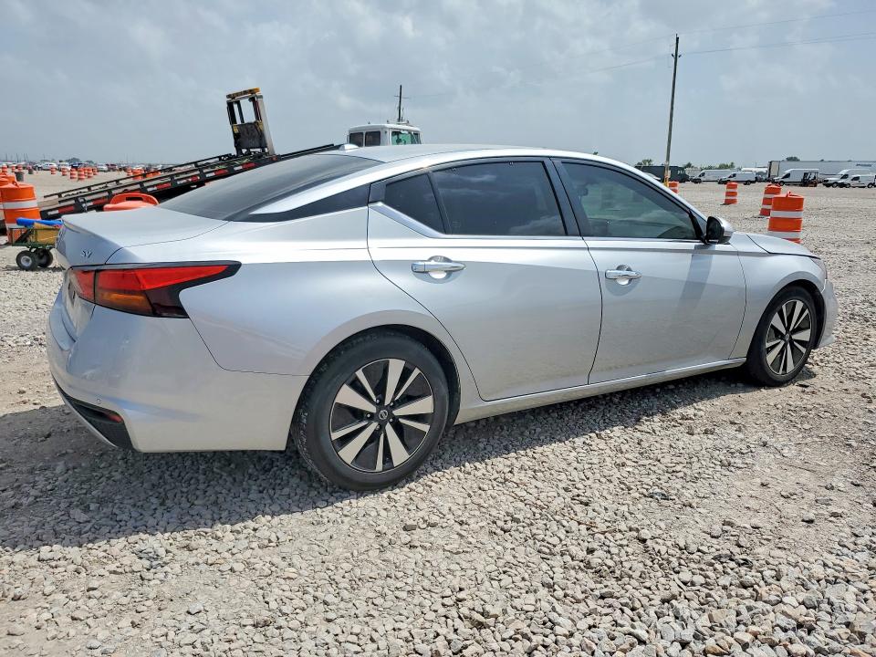 Продаж на аукціоні авто 2022 Nissan Altima, vin: 1N4BL4DV3NN409333, номер лоту: 59010606