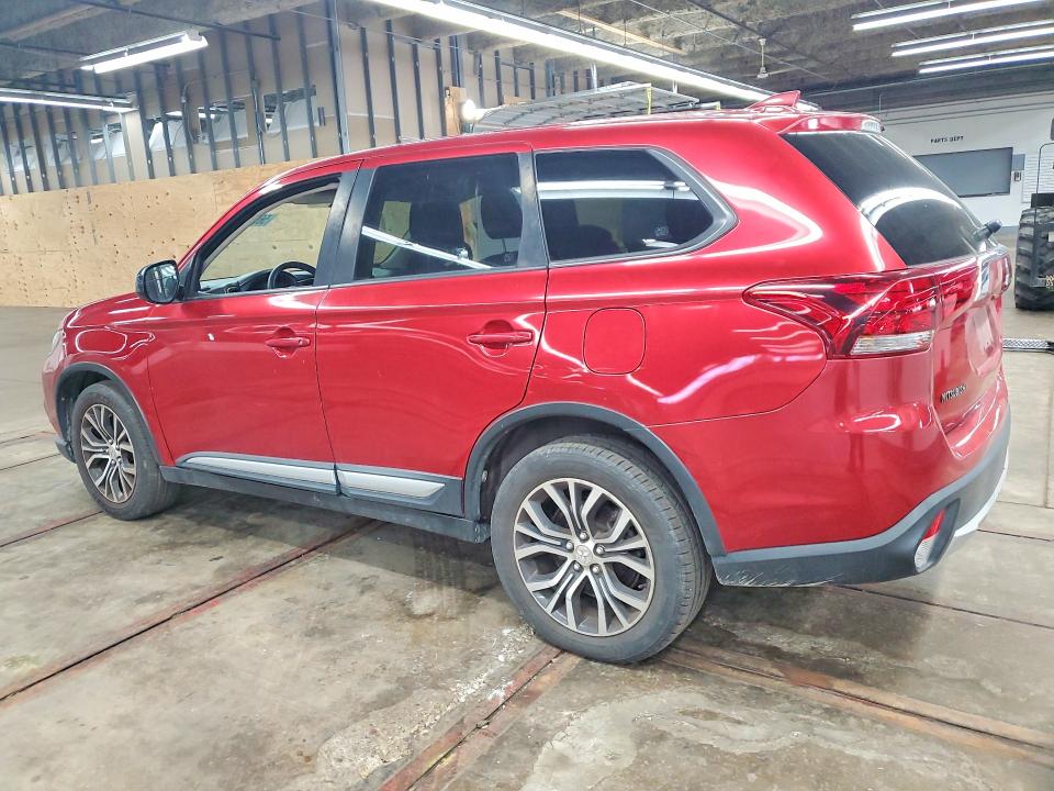 56949026 :رقم المزاد ، JA4AZ3A31JZ057013 vin ، 2018 Mitsubishi Outlander مزاد بيع