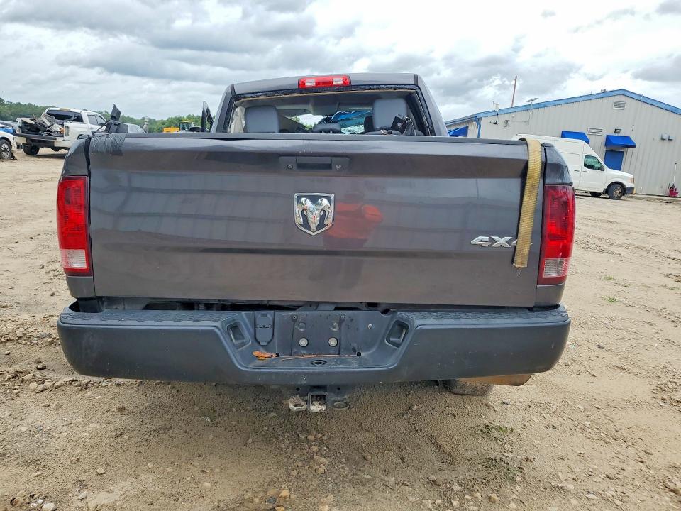 58118426 :رقم المزاد ، 1C6RR7FT7JS301966 vin ، 2018 Ram 1500 مزاد بيع