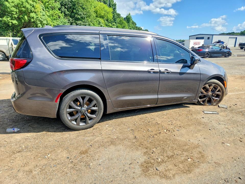 2020 Chrysler Pacifica მანქანა იყიდება აუქციონზე, vin: 2C4RC1EGXLR117346, აუქციონის ნომერი: 57262946