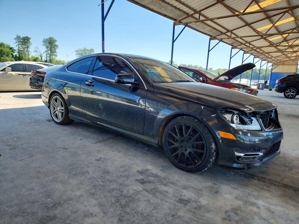 2013 Mercedes-benz C მანქანა იყიდება აუქციონზე, vin: WDDGJ5HB9DG082828, აუქციონის ნომერი: 56088776