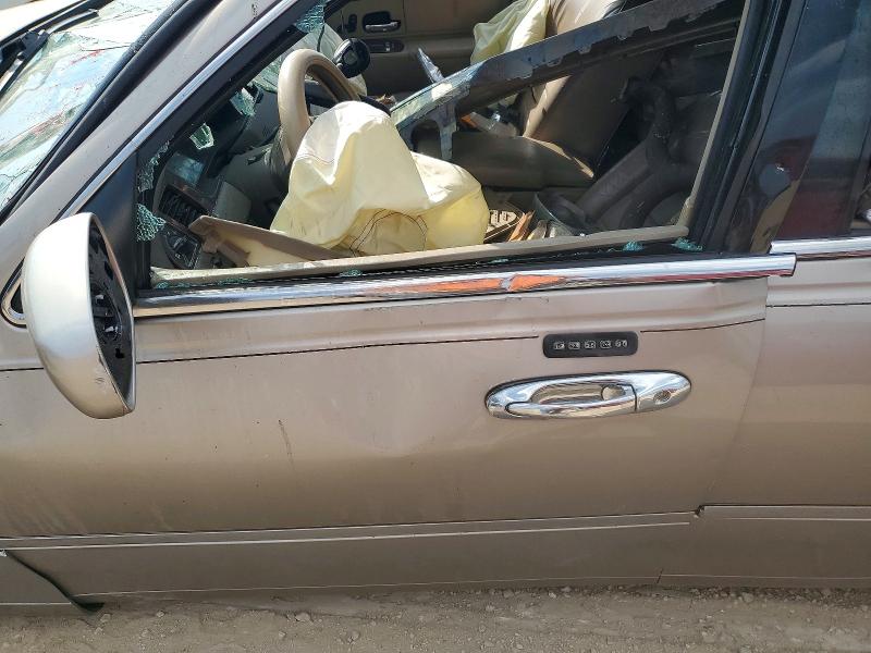 55886126 :رقم المزاد ، 1LNHM82W6XY686222 vin ، 1999 Lincoln Town Car مزاد بيع