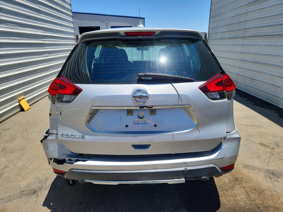 58137746 :رقم المزاد ، KNMAT2MT6JP570377 vin ، 2018 Nissan Rogue مزاد بيع