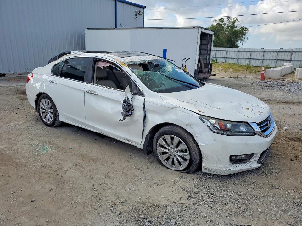 57316856 :رقم المزاد ، 1HGCR2F80FA172769 vin ، 2015 Honda Accord مزاد بيع