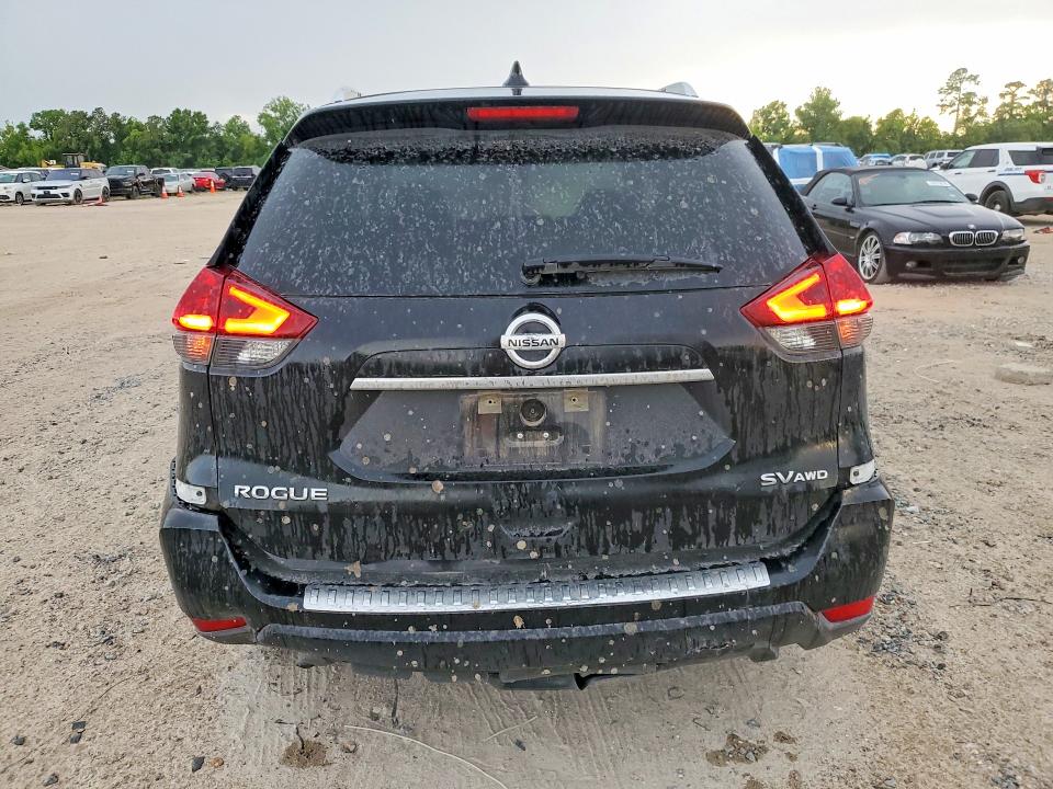 55413506 :رقم المزاد ، KNMAT2MV8JP620522 vin ، 2018 Nissan Rogue مزاد بيع