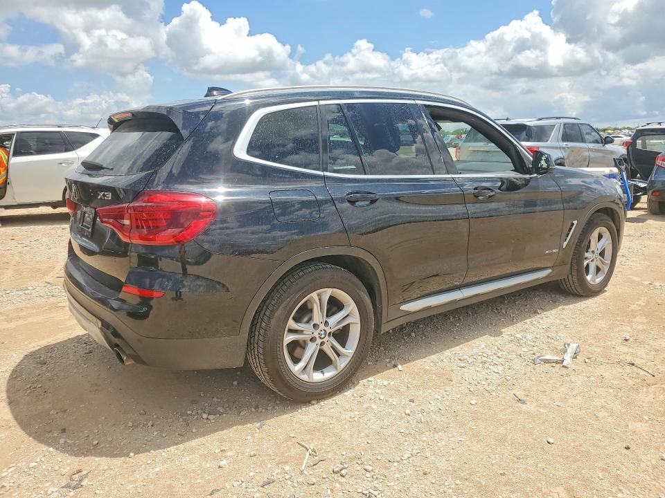 55547266 :رقم المزاد ، 5UXTR9C53JLC80058 vin ، 2018 Bmw X3 مزاد بيع