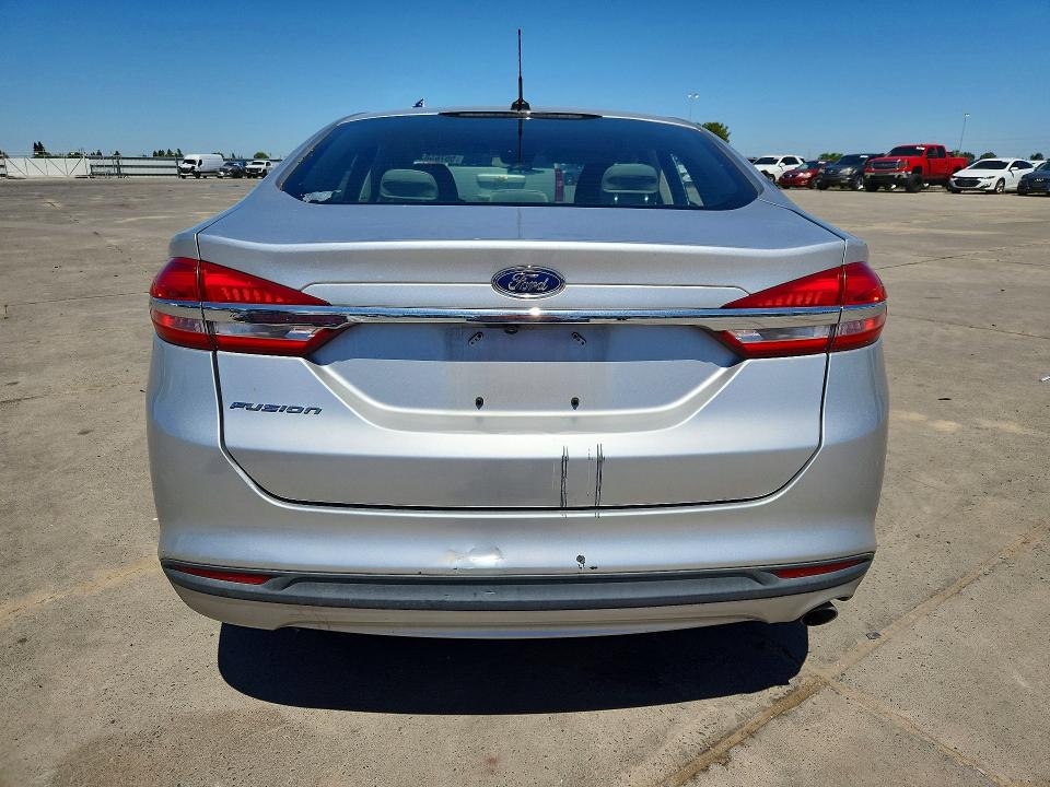 55765836 :رقم المزاد ، 3FA6P0G73JR167971 vin ، 2018 Ford Fusion مزاد بيع