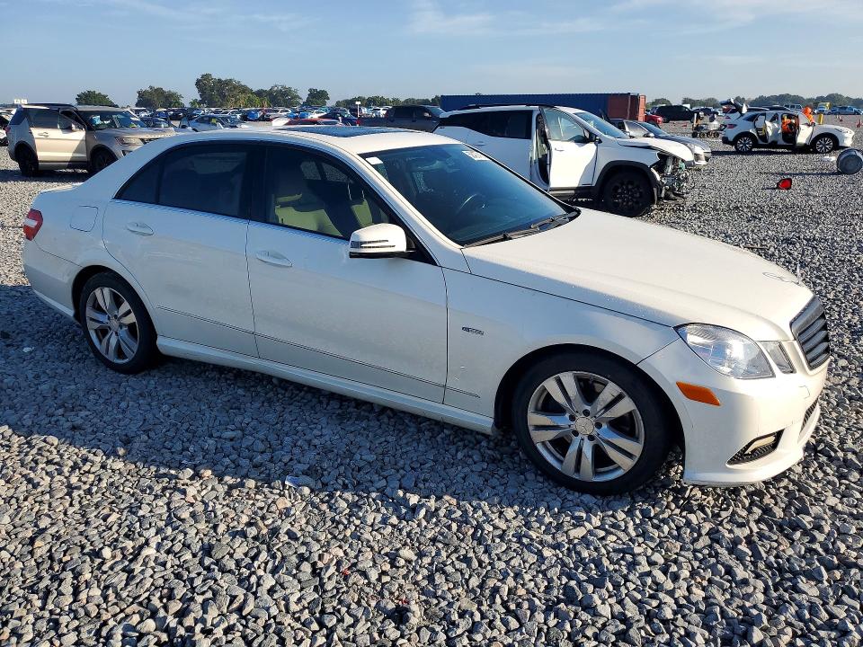 58427416 :رقم المزاد ، WDDHF2EB2BA399052 vin ، 2011 Mercedes-benz E مزاد بيع
