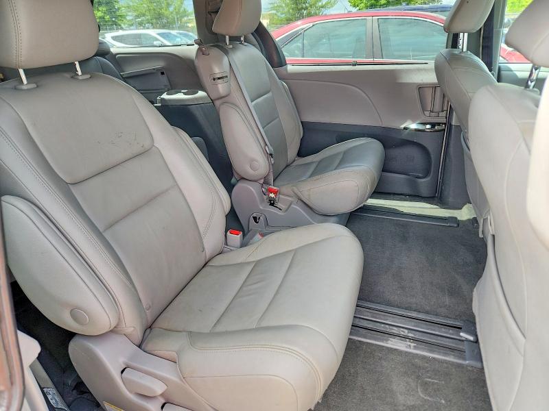 Продажа на аукционе авто 2018 Toyota Sienna, vin: 5TDYZ3DC7JS944665, номер лота: 54873526