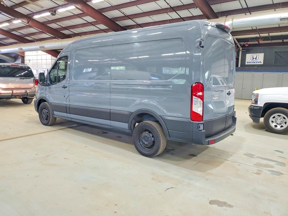 56871996 :رقم المزاد ، 1FTBR1C84MKA48438 vin ، 2021 Ford Transit مزاد بيع
