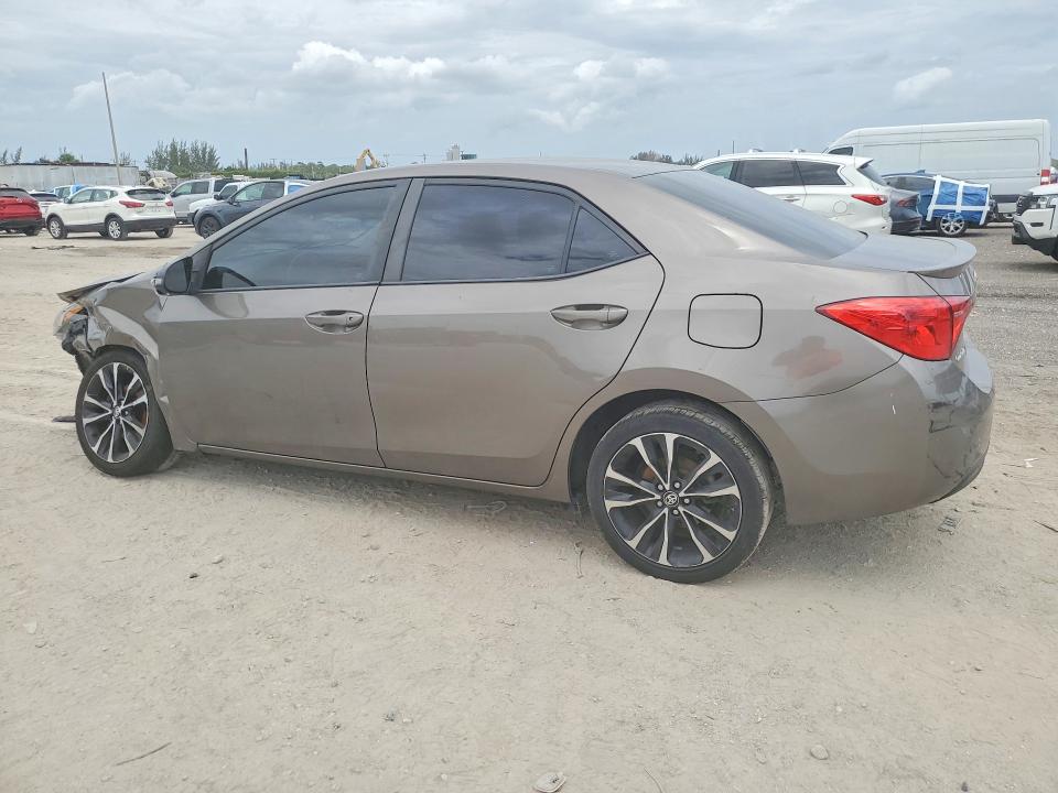 55570526 :رقم المزاد ، 2T1BURHE6JC014977 vin ، 2018 Toyota Corolla مزاد بيع
