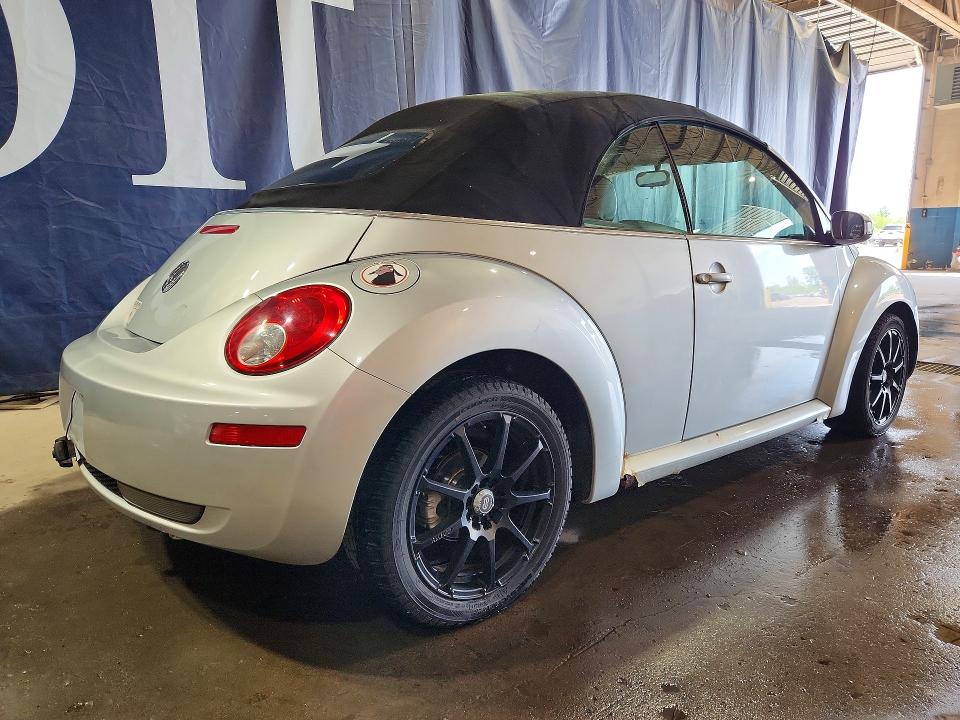 56162476 :رقم المزاد ، 3VWRF31Y77M412299 vin ، 2007 Volkswagen New Beetle مزاد بيع