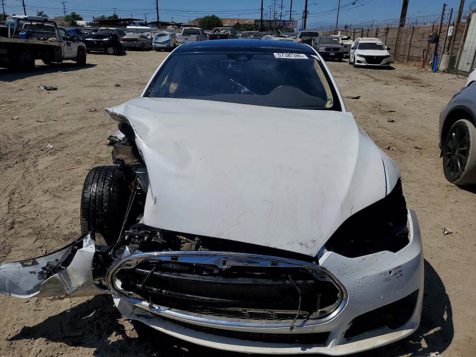 57381386 :رقم المزاد ، 5YJSA1E40GF134171 vin ، 2016 Tesla Model S مزاد بيع