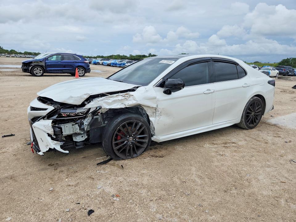 2022 Toyota Camry მანქანა იყიდება აუქციონზე, vin: 4T1K61AK0NU499035, აუქციონის ნომერი: 55778556