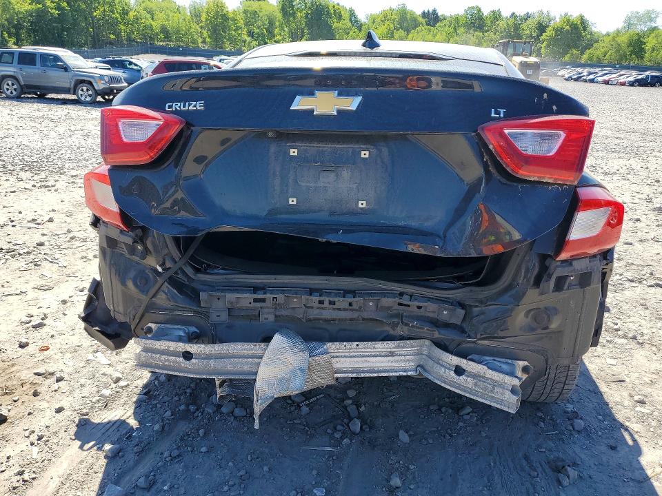 Продаж на аукціоні авто 2018 Chevrolet Cruze, vin: 1G1BE5SM4J7118139, номер лоту: 55342016