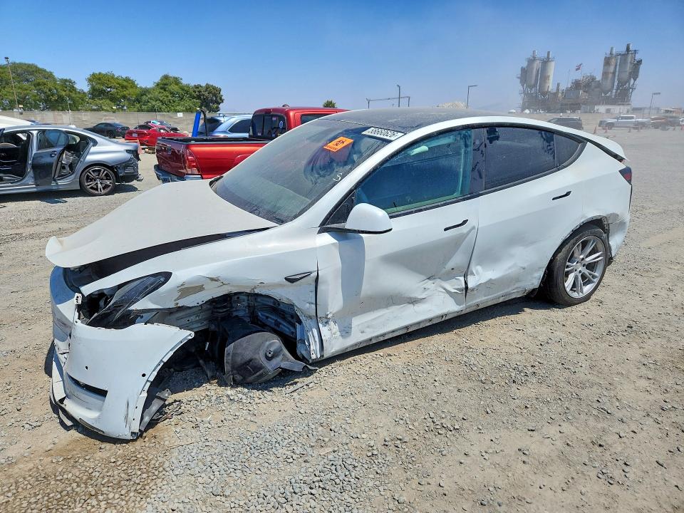 58660626 :رقم المزاد ، 7SAYGDEE0NF356910 vin ، 2022 Tesla Model Y مزاد بيع