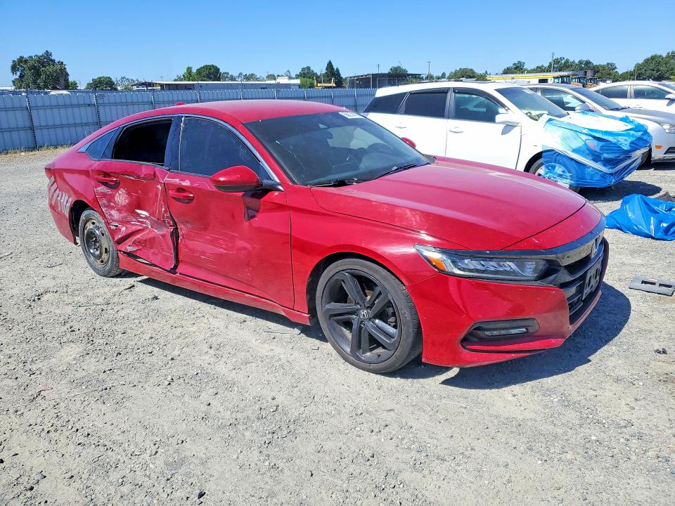 56874476 :رقم المزاد ، 1HGCV1F33JA065623 vin ، 2018 Honda Accord مزاد بيع